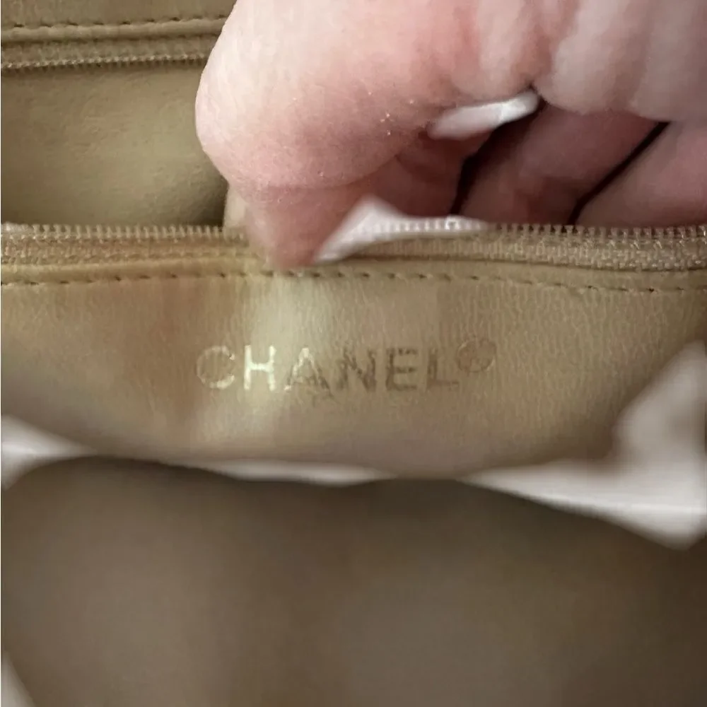 CHANEL Yellow Quilted Shoulder Bag with Chain Strap - Picture 14 of 16